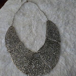 Silver tone statement necklace NWOT